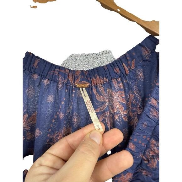 Free People Golden Hour Maxi Dress Boho Floral Size XS Flowy Gown Navy Combo - Picture 5 of 9